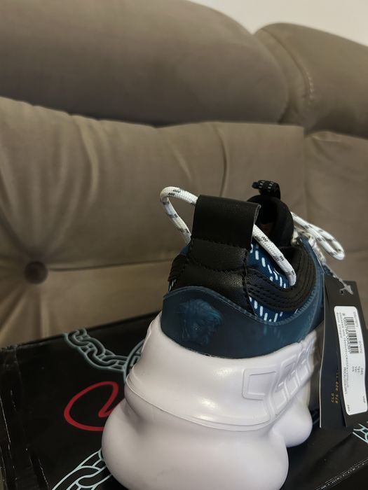 Versace chain reaction