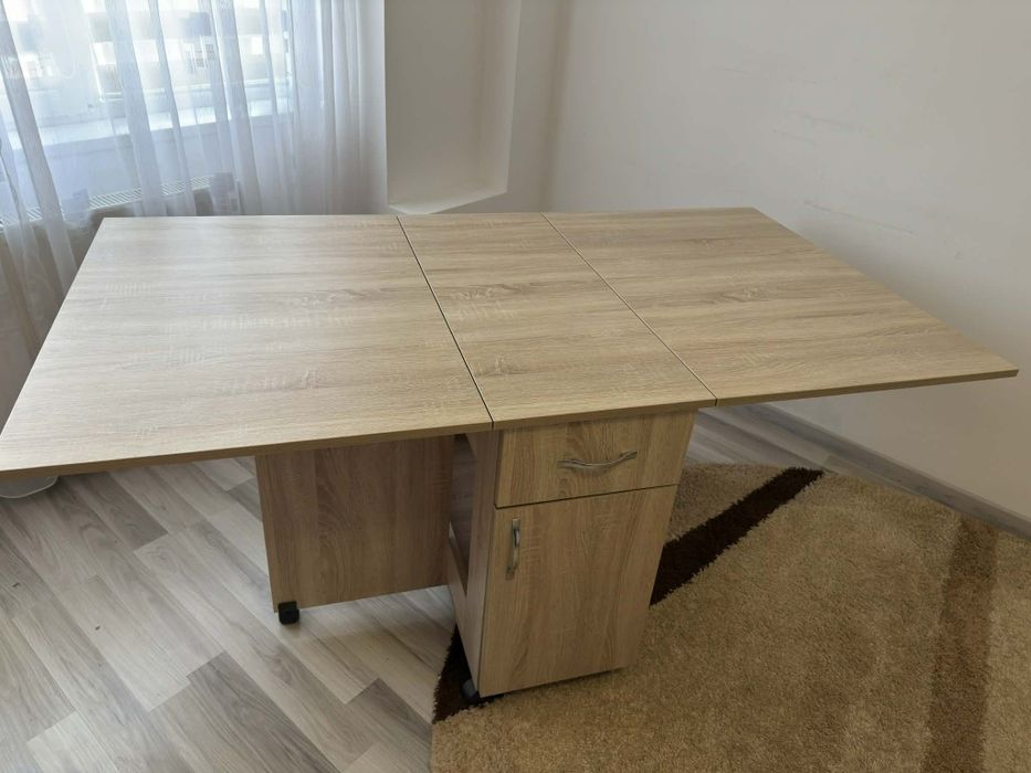 Masa pliabila rabatabila extensibila pe roti