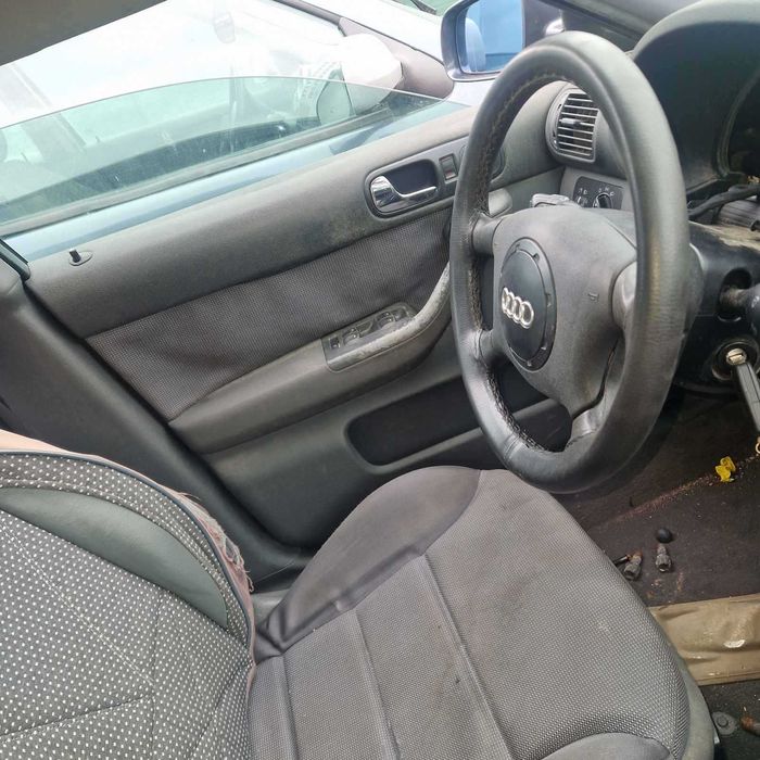 Ауди А-3 -4 врати кори 40лв комплекта оборудвани