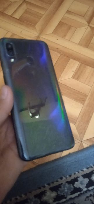 Samsung A40 продам