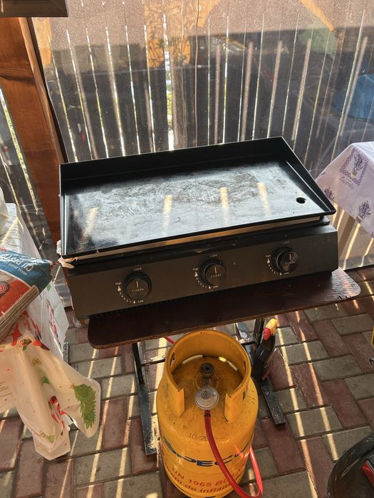 Gratar pe gaz cu butelie 3 arzatoare Cozze  G-700