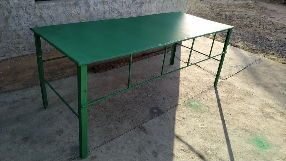 Металлический стол