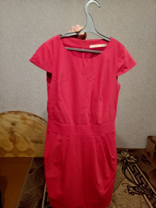 Срочно!Продам платья