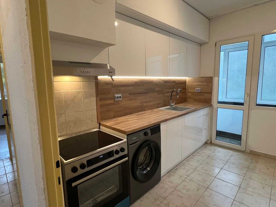 Продава се Тристаен апартамент в Пловдив, Въстанически - 87 кв.м за 1989 €/кв.м - Снимка #2