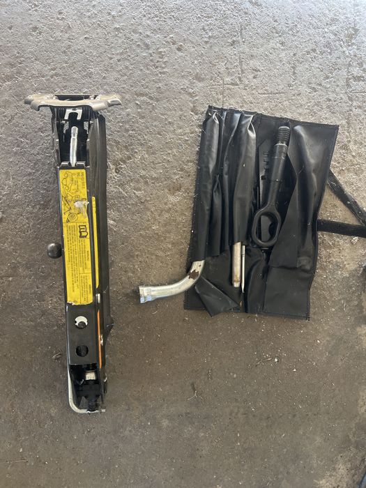 Roata janta rezerva slim cric cheie vw tiguan r18 5x112