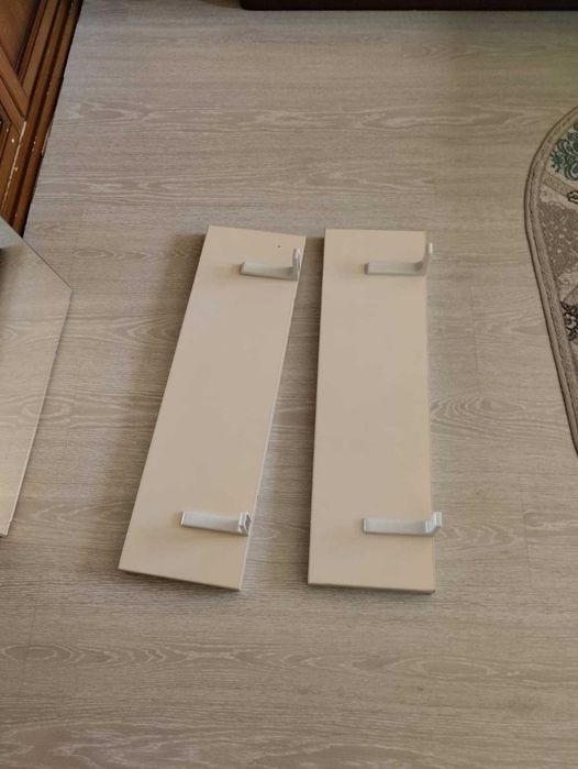 Зеркало в комплекте - 2 полки