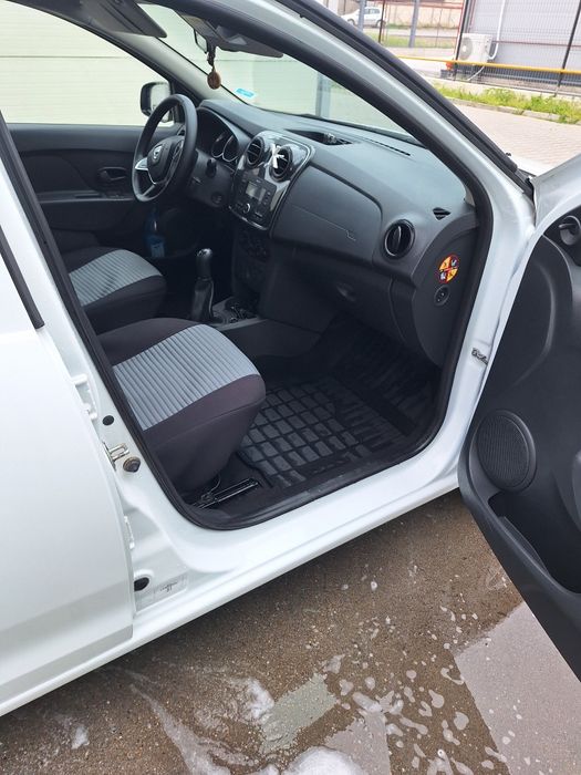 De vanzare. Proprietar