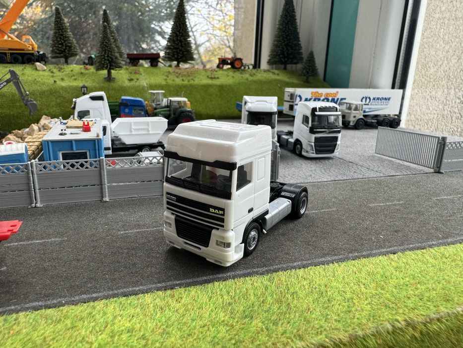 Cap tractor herpa volvo daf mercedes scara 1/87