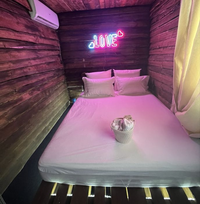 Неоновая вывеска