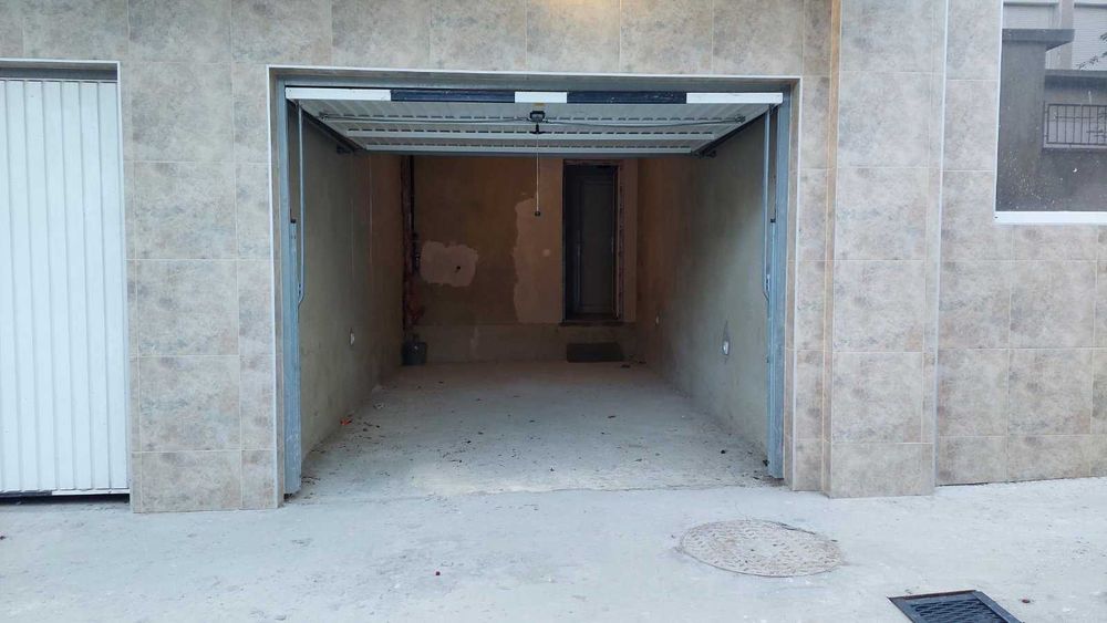 Гараж под наем Виница Варна