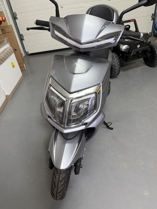 Vand scuter electric