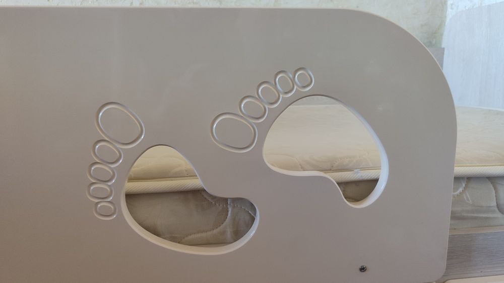 Детская кровать с матрасом