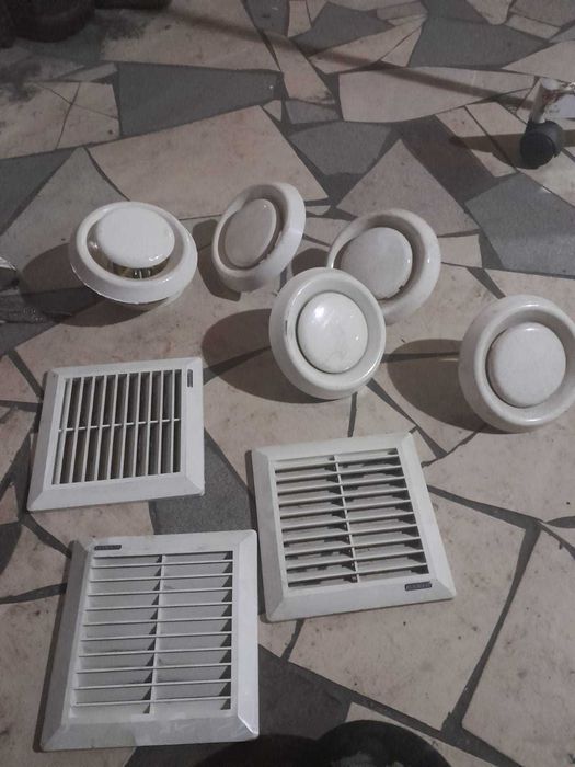 Продам вытяжки в хорошем состоянии