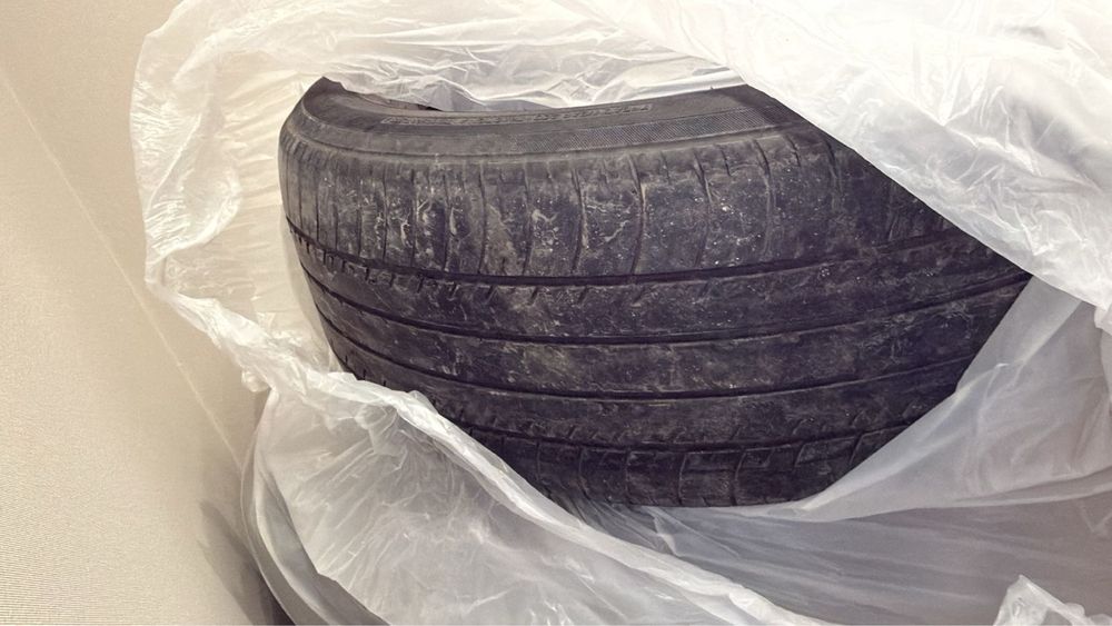 Продам Шины срочно r17