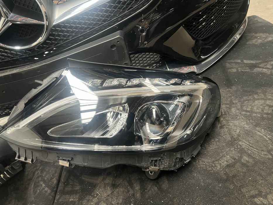 Mercedes W205 C класа фар/фарове