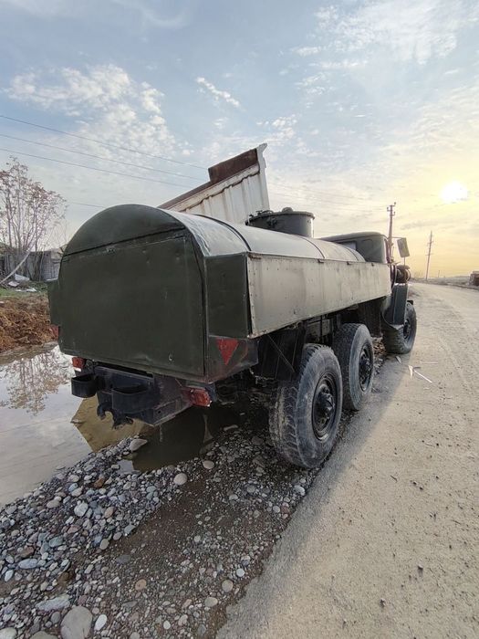 Бензовоз заправщик Урал Маз 6 талик мотор