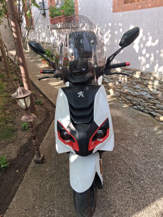 Скутер Peugeot spetfing 4