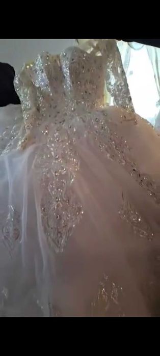 Vand rochie mireasa