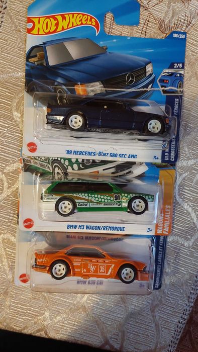 3 броя hotwheels за 15 евро