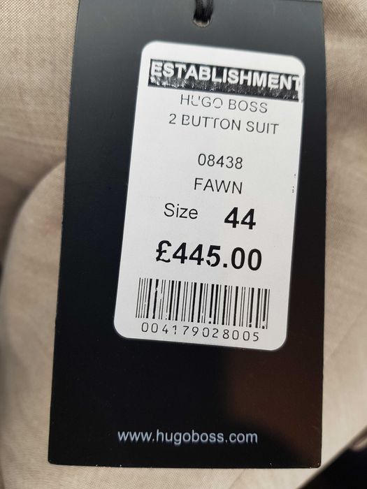 Hugo Boss Нов Оригинален мъжки костюм размер 44