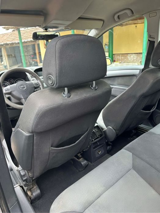 Продавам Opel Zafira