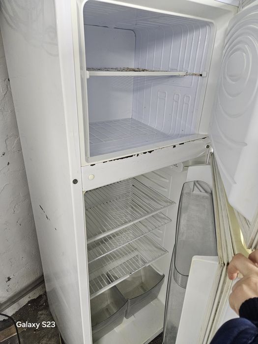 Продам холодильник