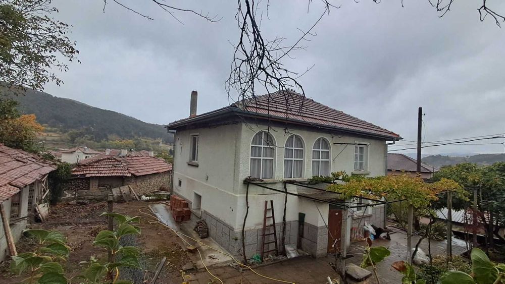Продава се Къща в Калофер - 150 кв.м за 580 €/кв.м - Снимка #2