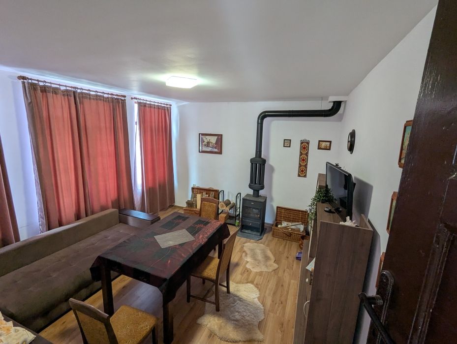 Уникална къща в сърцето на еленския балкан