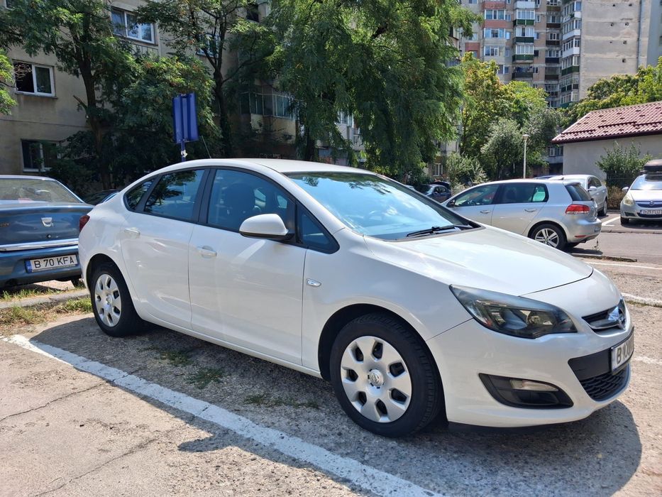 Opel Astra j  benzina si gaz 2015