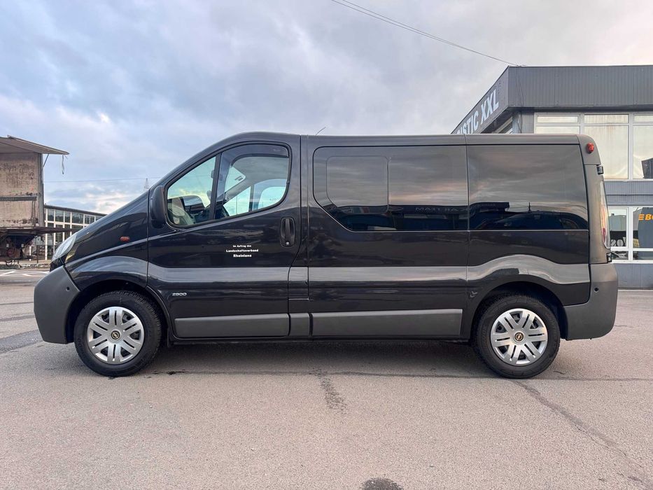 Opel Vivaro 1,9 CDTI An 09/2006 Motor 1,9  CDTI -8+1 LOCURI