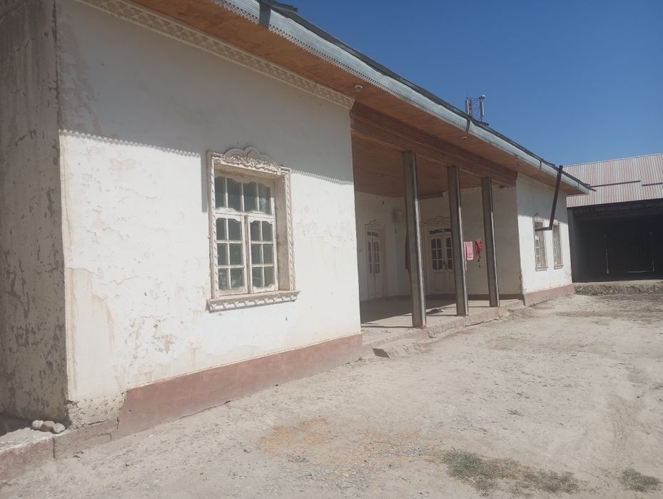 12 сотих Ховли сотилади..