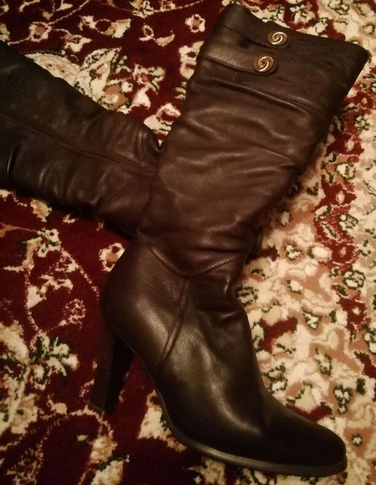 Продаются сапоги