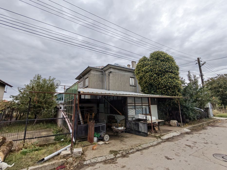 Къща на 3 етажа в Тутракан