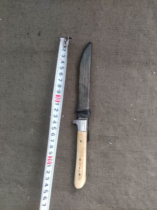 Продавам ножче с кания и рогова дръжка