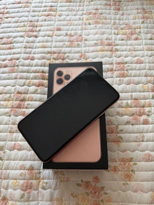 Iphone 11 pro max Gold