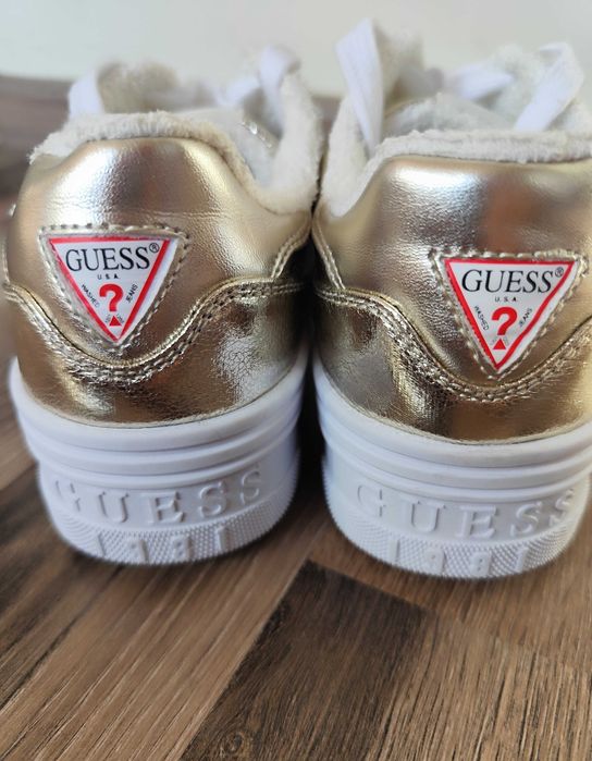 Нови оригинални кецове Guess Sybela