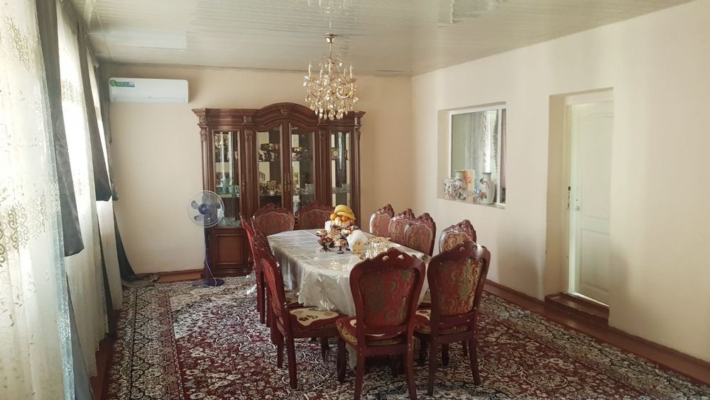 Киров. 3 сўтик. 5 та хона. Ҳокимият орқаси