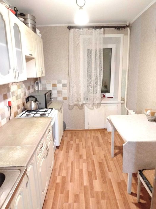 продам квартиру 3 х комнатная (центр)
