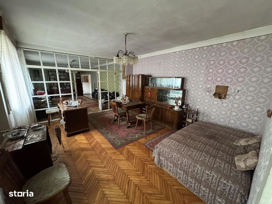 Casa 3 camere cu 3 ari teren , zona 14 Mai