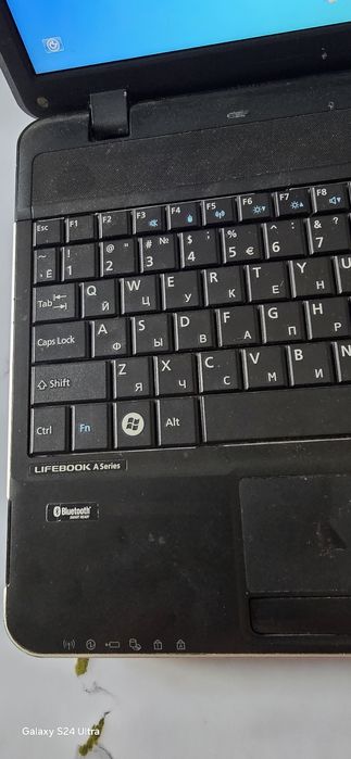 Fujitsu ноутбук в рабочем состоянии