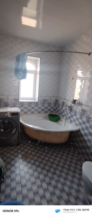Xovli uy sotiladi