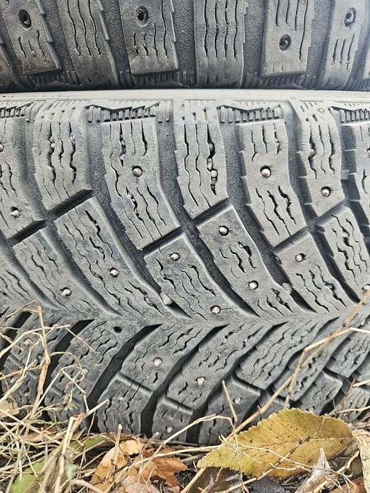 Продам Шины 215/ 55 R 17.