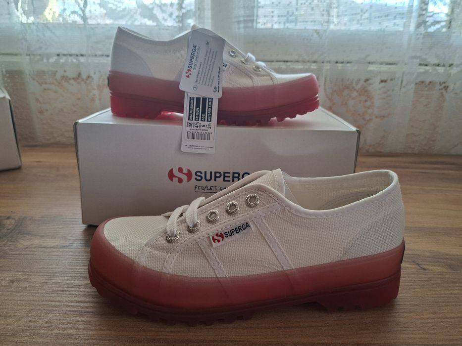 Tenesi dama marca Superga marimea 36