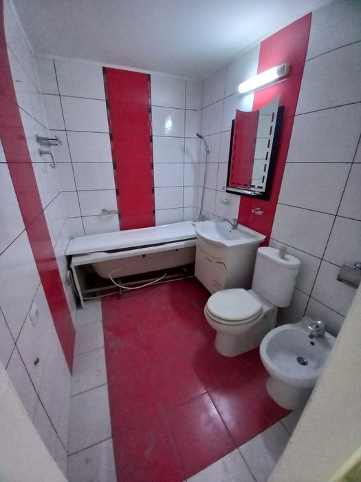 Vând apartament la roșu, 56mp, etaj 4