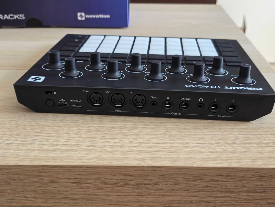 Novation Circuit Tracks - ca nou, full box, garantie pana in 2028