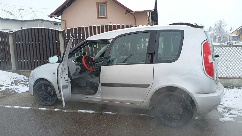 Vând Skoda romster