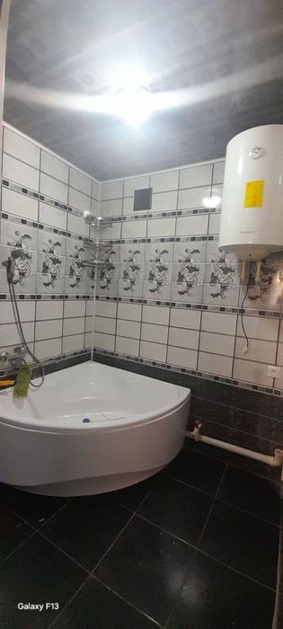 Кизларга  ёки оилага 1 хонали квартира  ижарага берилади