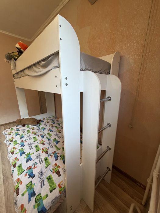 Двух ярусная кровать