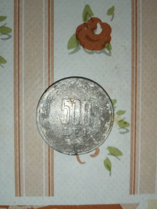 Vând monede de 500 de lei vechi din anul 2000