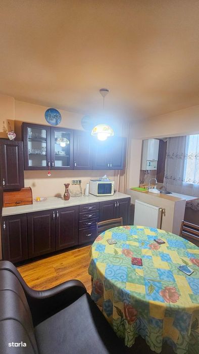 Apartament 3 camere bilateral Zona Craiovița